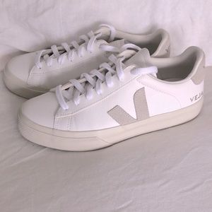 VEJA + NET SUSTAIN Campo leather and suede sneakers in White / Natural